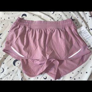 NWT Lululemon 2.5” Hottie Hot Shorts